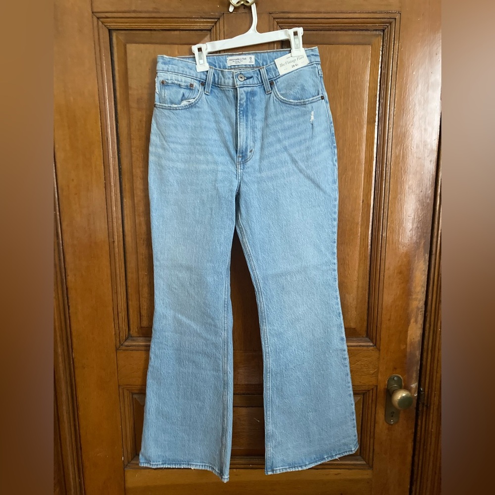 NWT Abercrombie & Fitch Vintage flare high rise 6 short